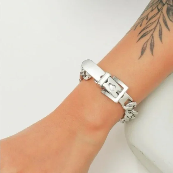 Silver Belt Chain Bracelet - Picture 1 of 2